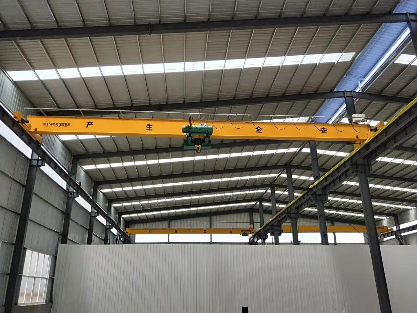 Low-headroom Single-girder Crane